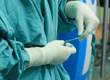 Reusable surgical gowns and drapes. Should we be adopting them? image