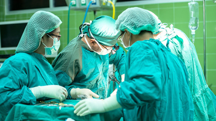 surgery-1822458_1920.jpg